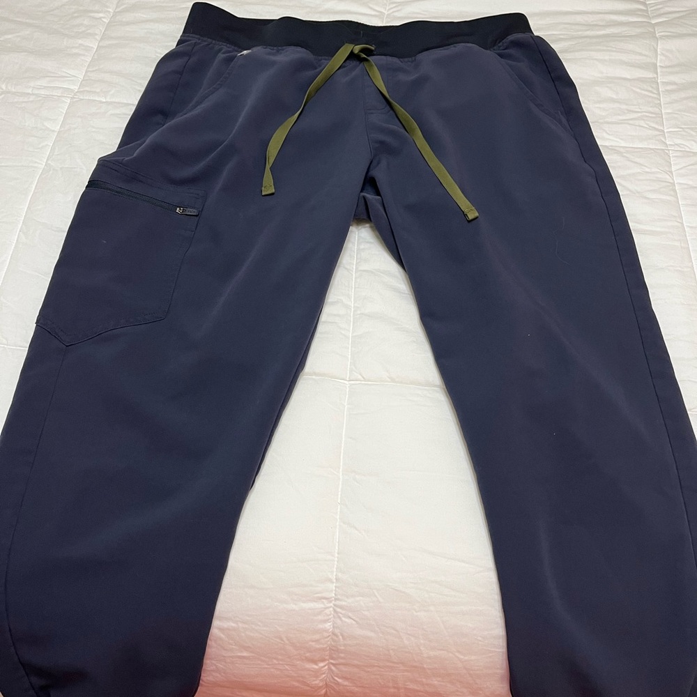FIGS zamora in quiet navy